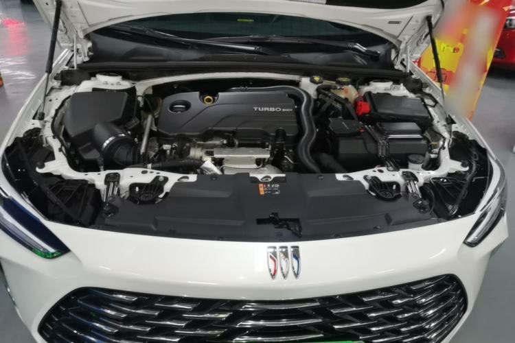 Used Buick Regal 2024 25T Deluxe Edition Engine Bay