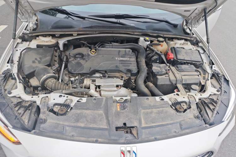 Used Buick Regal 2024 25T Deluxe Edition Engine Bay