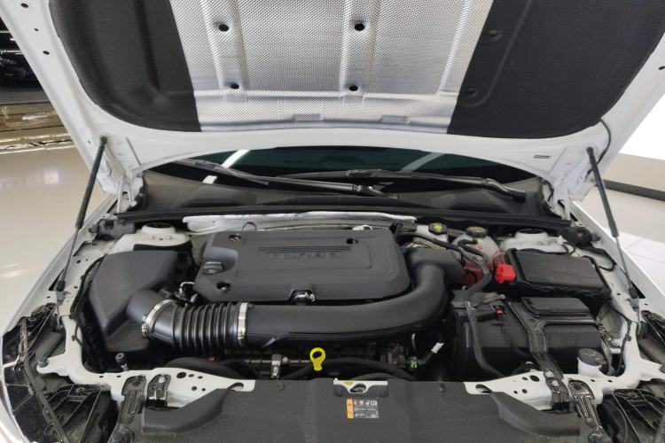 Used Buick Regal 2024 28T Luxury Edition Engine Bay