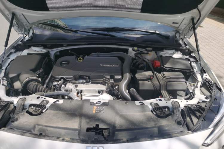 Used Buick Regal 2024 25T Deluxe Edition Engine Bay