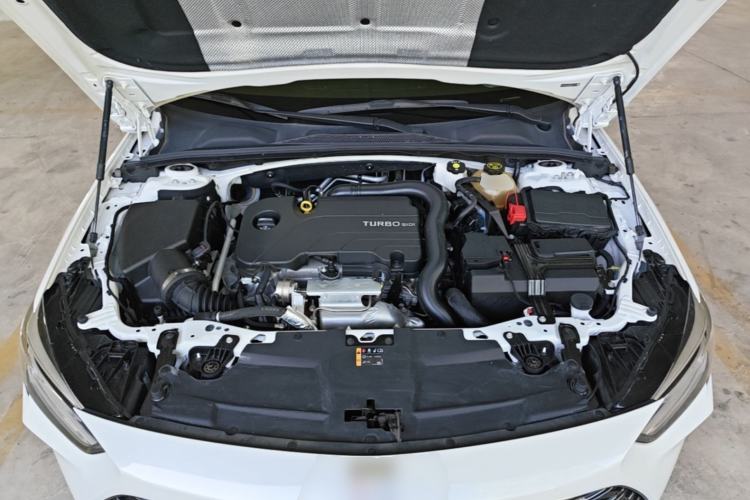 Used Buick Regal 2024 25T Deluxe Edition Engine Bay