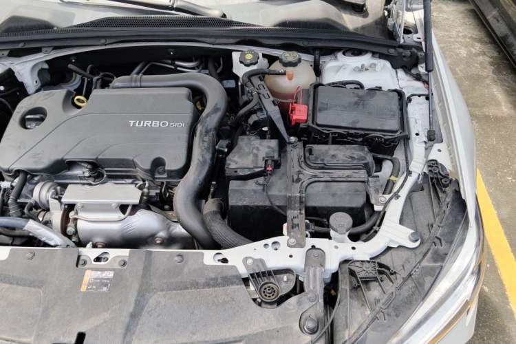 Used Buick Regal 2024 25T Deluxe Edition Engine Bay Left