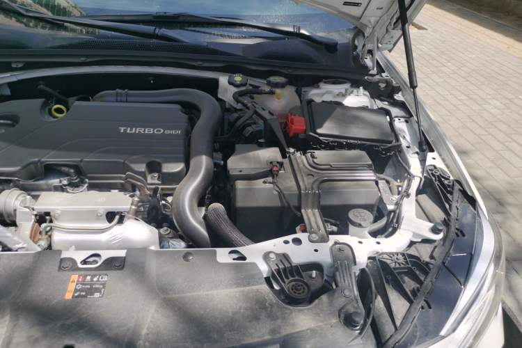 Used Buick Regal 2024 25T Deluxe Edition Engine Bay Left