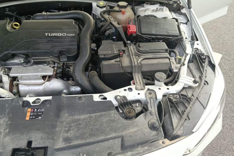 Used Buick Regal 2024 25T Deluxe Edition Engine Bay Left