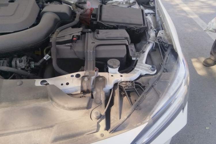 Used Buick Regal 2024 28T Luxury Edition Engine Bay Left