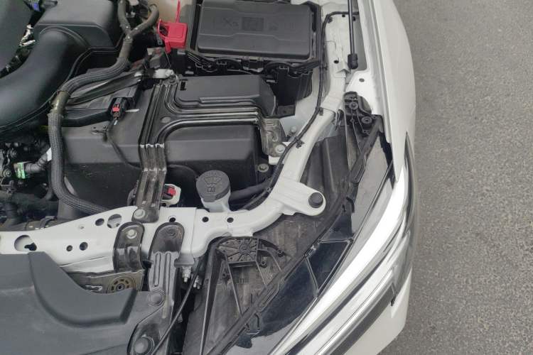 Used Buick Regal 2024 28T Luxury Edition Engine Bay Left