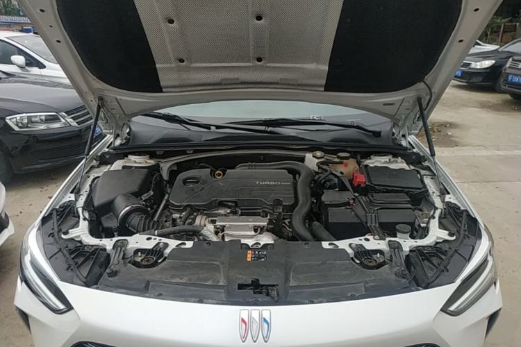 Used Buick Regal 2024 25T Deluxe Edition Engine Bay