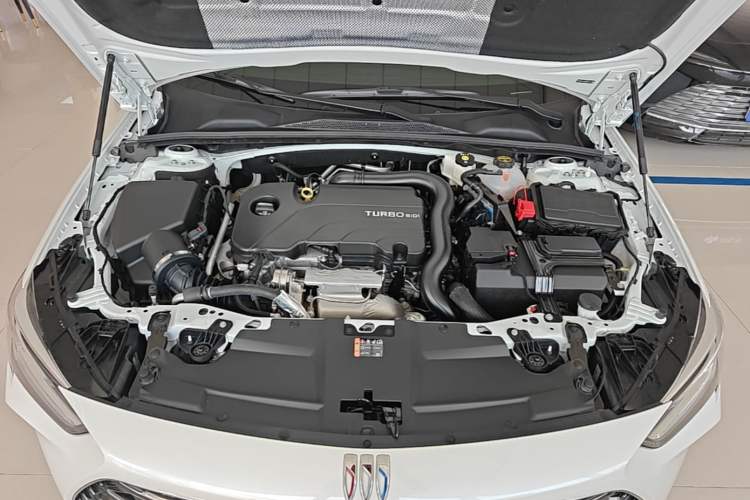 Used Buick Regal 2024 Revised 25T Ultra-Comfort Edition Engine Bay