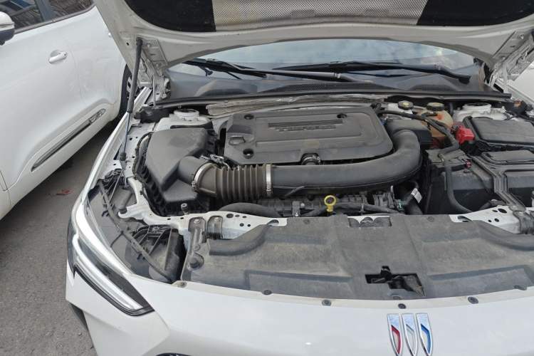 Used Buick Regal 2024 28T Luxury Edition Engine Bay Right