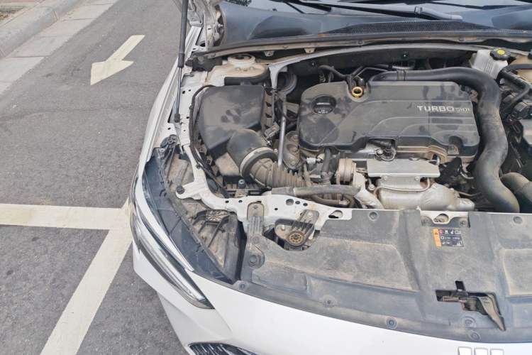 Used Buick Regal 2024 25T Deluxe Edition Engine Bay Right
