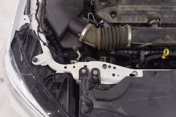 Used Buick Regal 2024 28T Luxury Edition Engine Bay Right