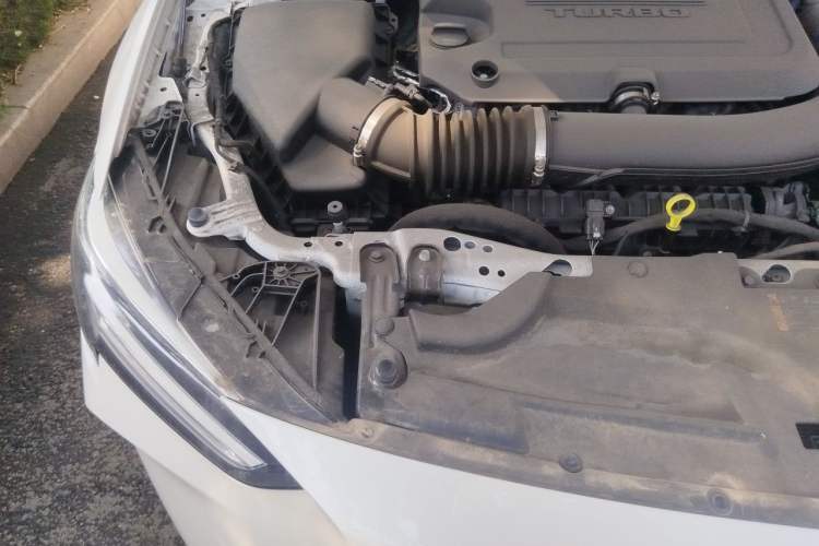 Used Buick Regal 2024 28T Luxury Edition Engine Bay Right