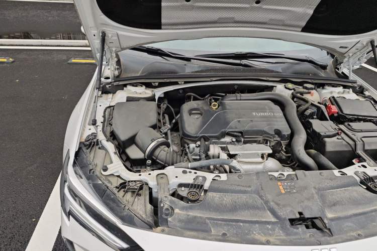Used Buick Regal 2024 25T Deluxe Edition Engine Bay Right