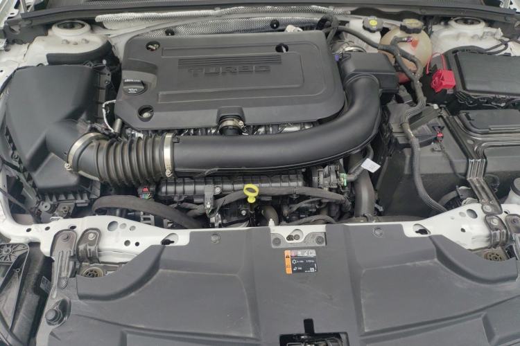 Used Buick Regal 2024 28T Luxury Edition Engine Bay