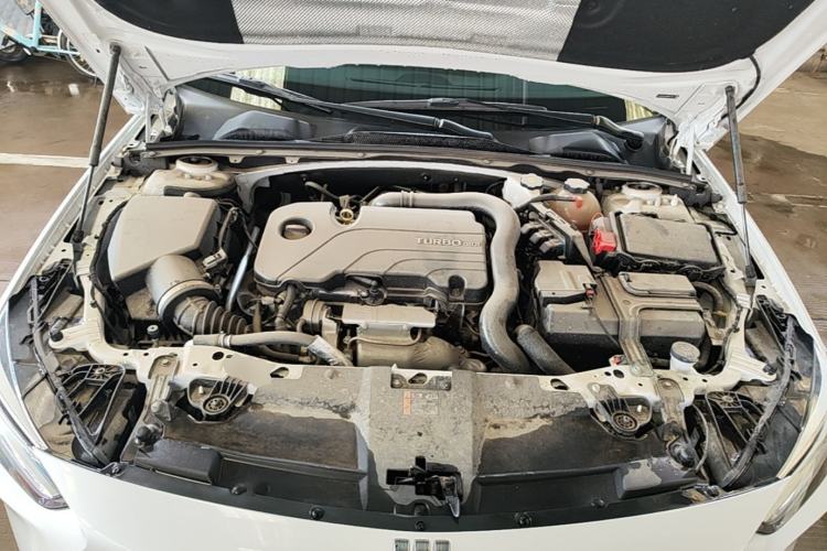 Used Buick Regal 2024 25T Deluxe Edition Engine Bay