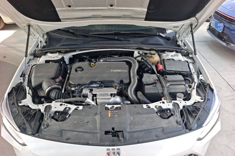 Used Buick Regal 2024 25T Deluxe Edition Engine Bay