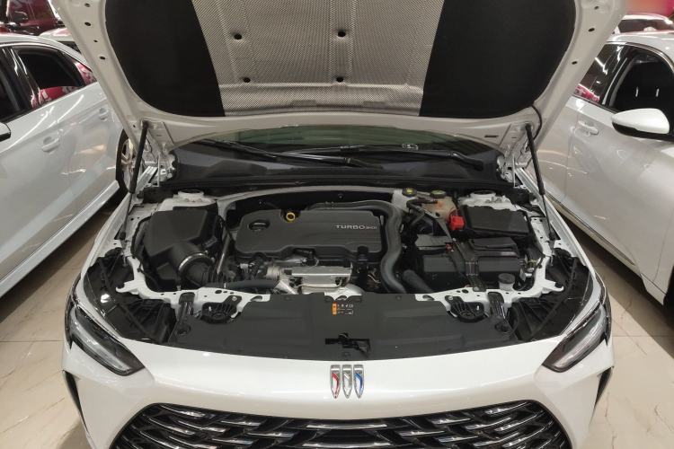 Used Buick Regal 2024 25T Deluxe Edition Engine Bay