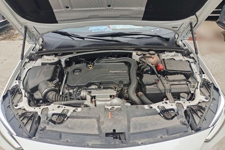 Used Buick Regal 2024 25T Deluxe Edition Engine Bay