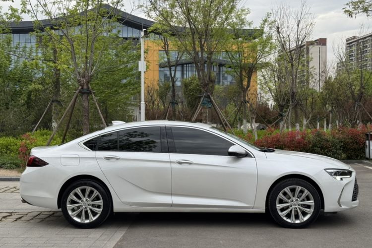 Used Buick Regal 2024 28T Luxury Edition Exterior 10