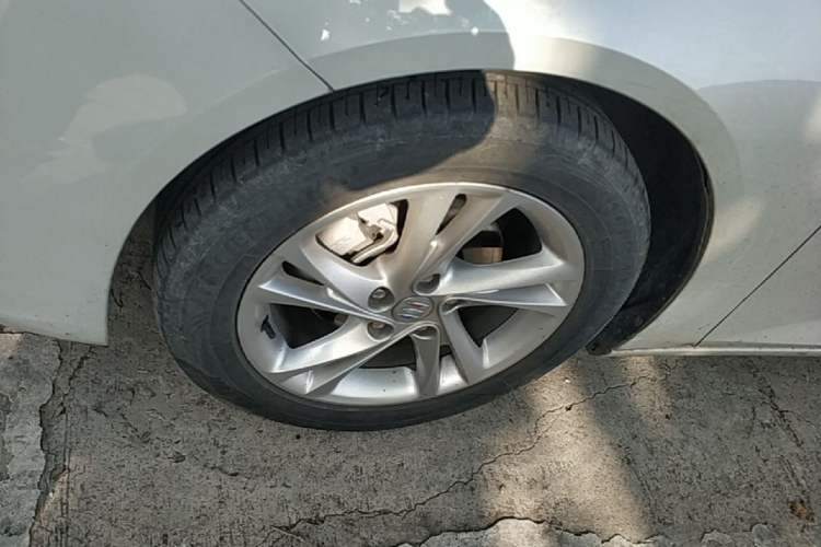 Used Buick Regal 2024 25T Deluxe Edition Exterior 4