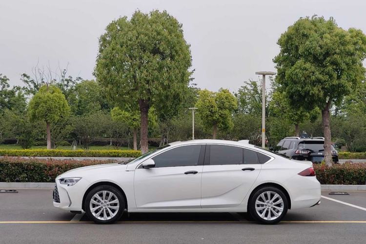 Used Buick Regal 2024 28T Luxury Edition Exterior 4