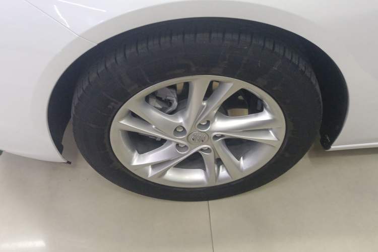 Used Buick Regal 2024 25T Deluxe Edition Exterior 4