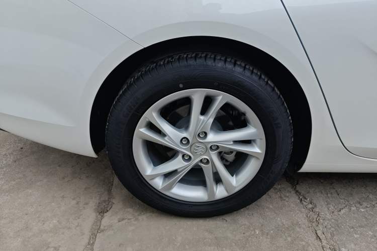 Used Buick Regal 2024 25T Deluxe Edition Exterior 5