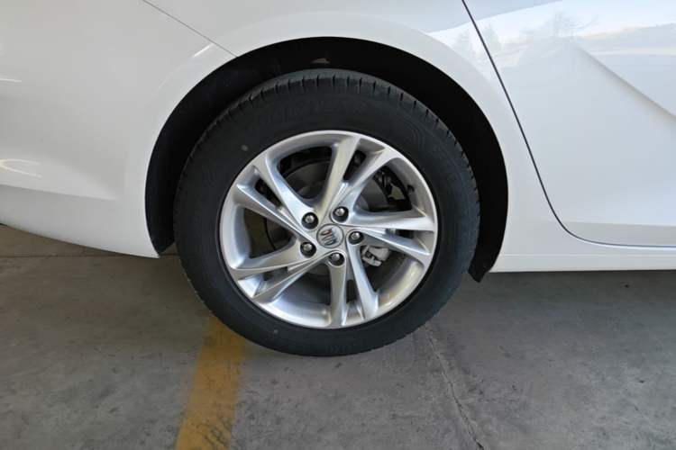 Used Buick Regal 2024 25T Deluxe Edition Exterior 5