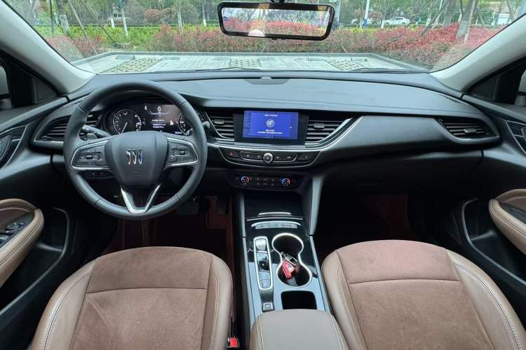 Used Buick Regal 2024 28T Luxury Edition Exterior 7