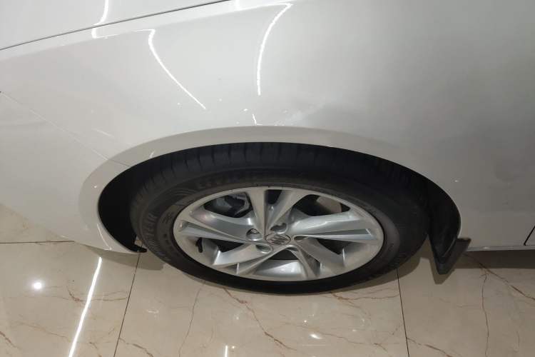 Used Buick Regal 2024 25T Deluxe Edition Exterior 7
