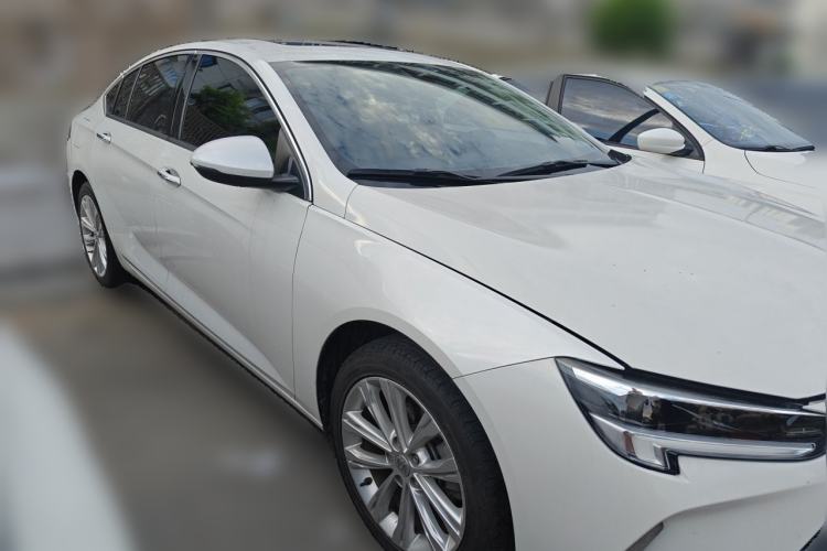 Used Buick Regal 2024 28T Luxury Edition Front Right 45 Deg