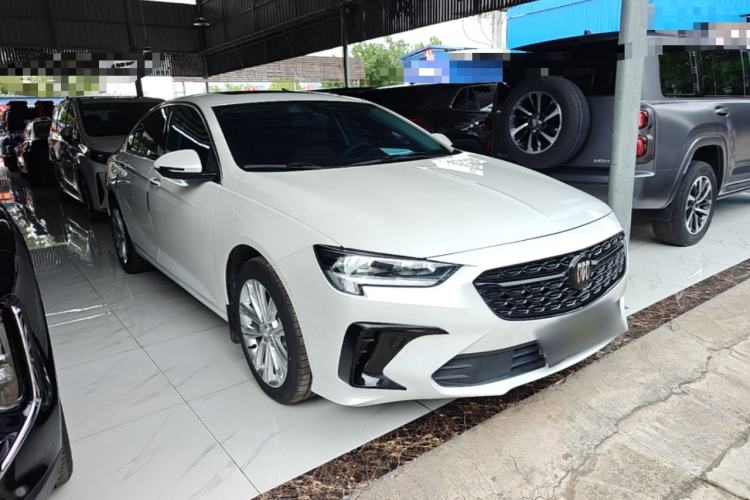 Used Buick Regal 2024 28T Luxury Edition Front Right 45 Deg