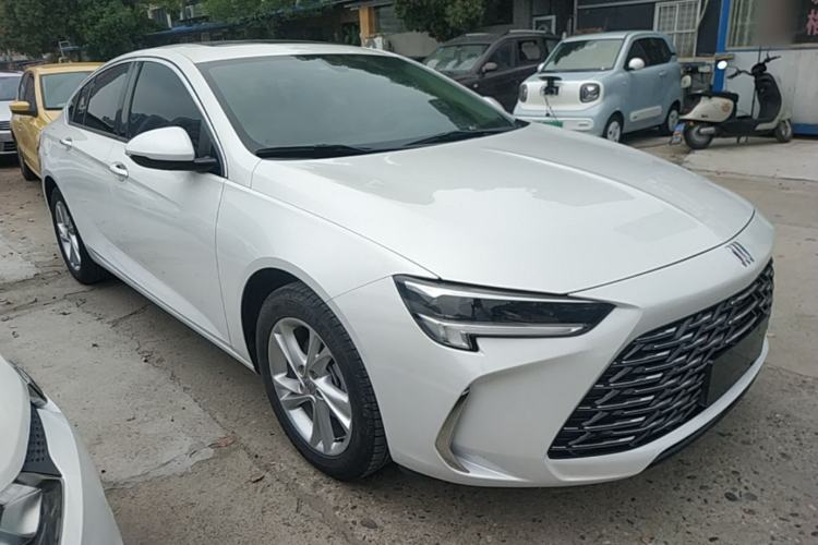 Used Buick Regal 2024 25T Deluxe Edition Front Right 45 Deg