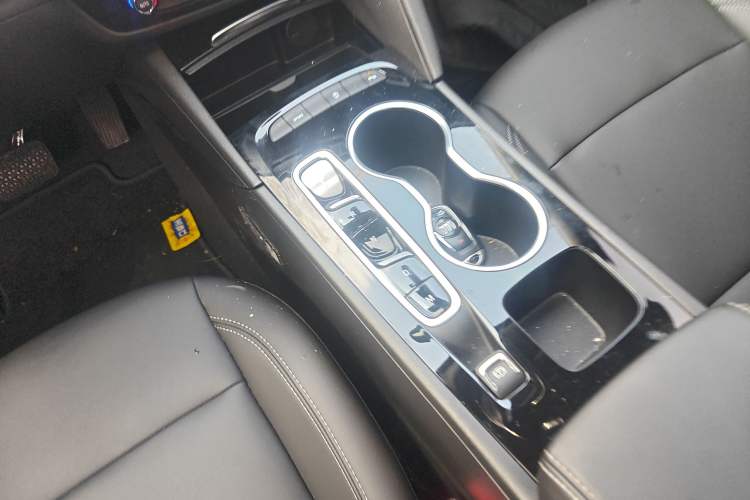 Used Buick Regal 2024 Revised 25T Ultra-Comfort Edition Gear Lever
