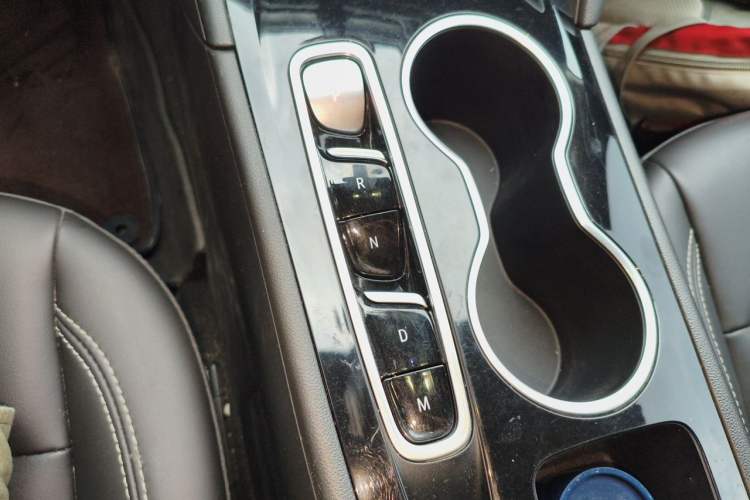 Used Buick Regal 2024 25T Deluxe Edition Gear Lever