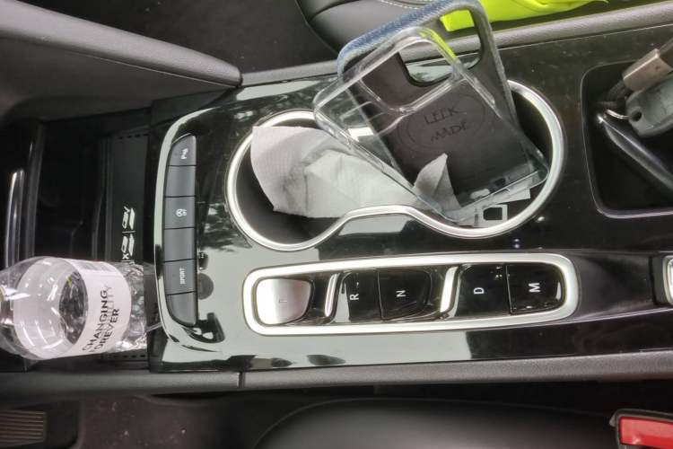 Used Buick Regal 2024 25T Deluxe Edition Gear Lever