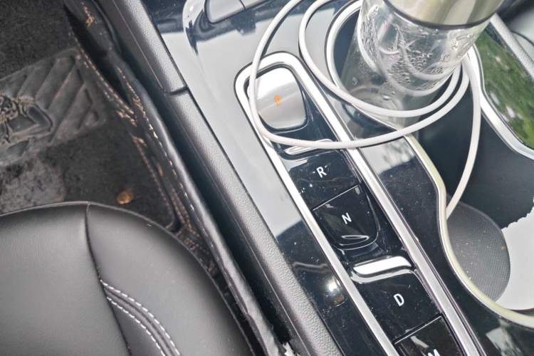 Used Buick Regal 2024 25T Deluxe Edition Gear Lever
