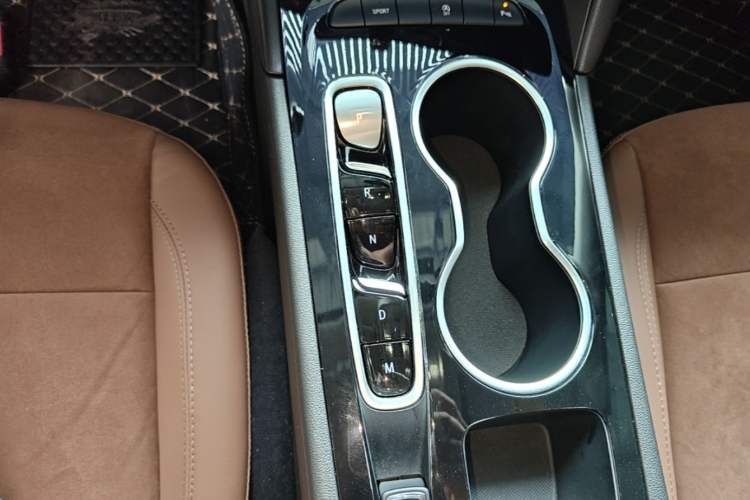 Used Buick Regal 2024 28T Luxury Edition Gear Lever