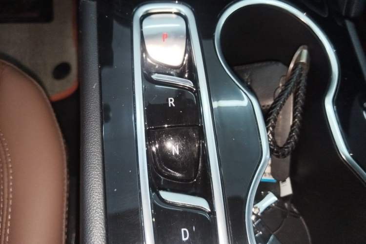 Used Buick Regal 2024 28T Luxury Edition Gear Lever