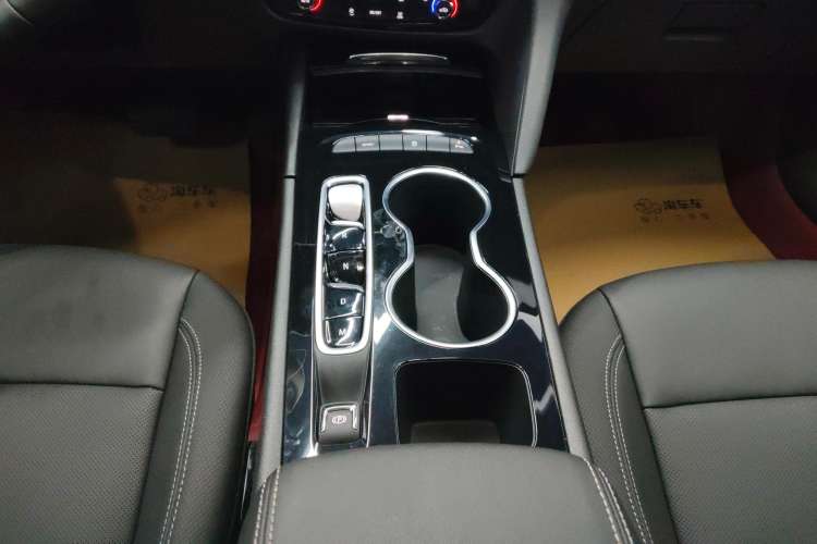 Used Buick Regal 2024 28T Luxury Edition Gear Lever