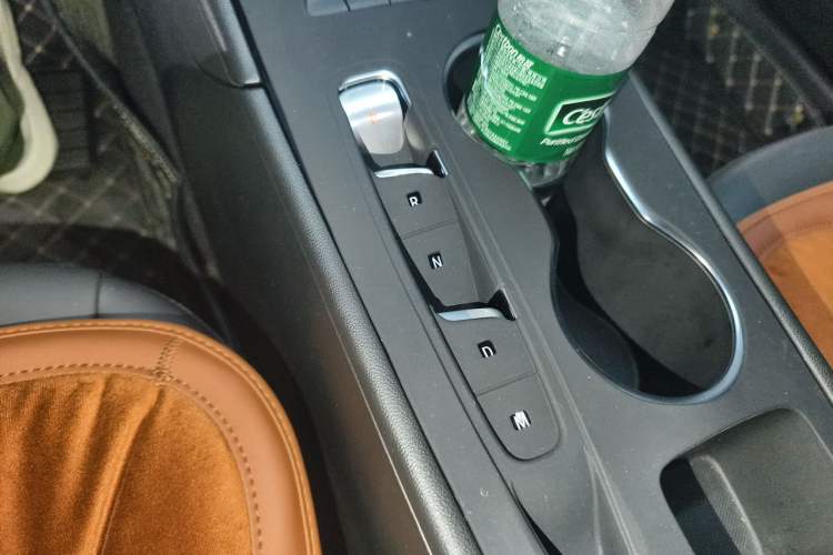 Used Buick Regal 2024 Revised 25T Ultra-Comfort Edition Gear Lever