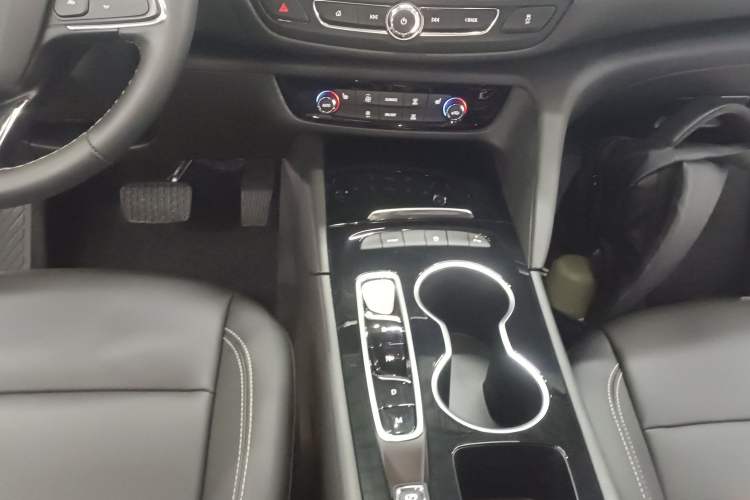 Used Buick Regal 2024 25T Deluxe Edition Gear Lever