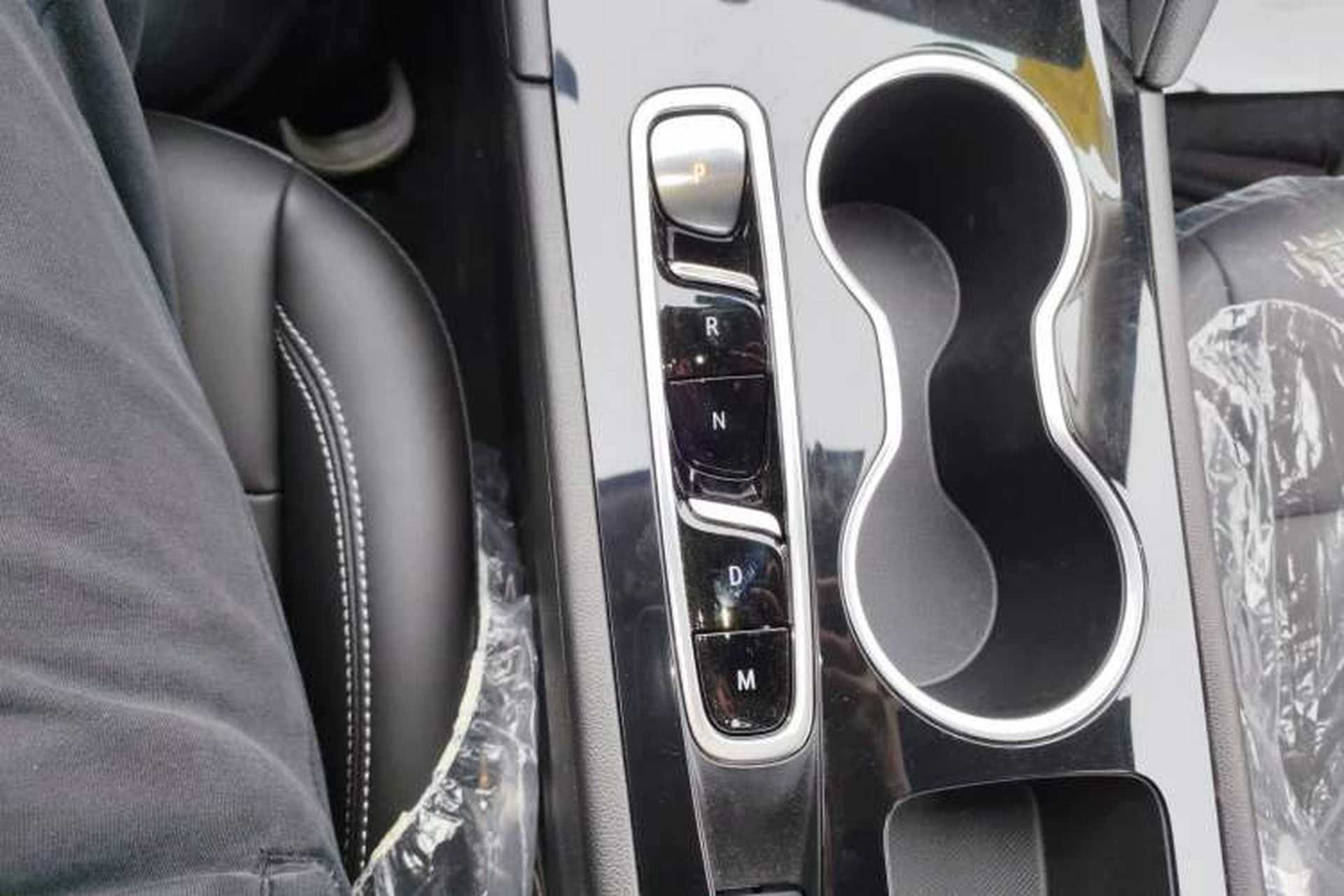 Used Buick Regal 2024 25T Deluxe Edition Gear Lever