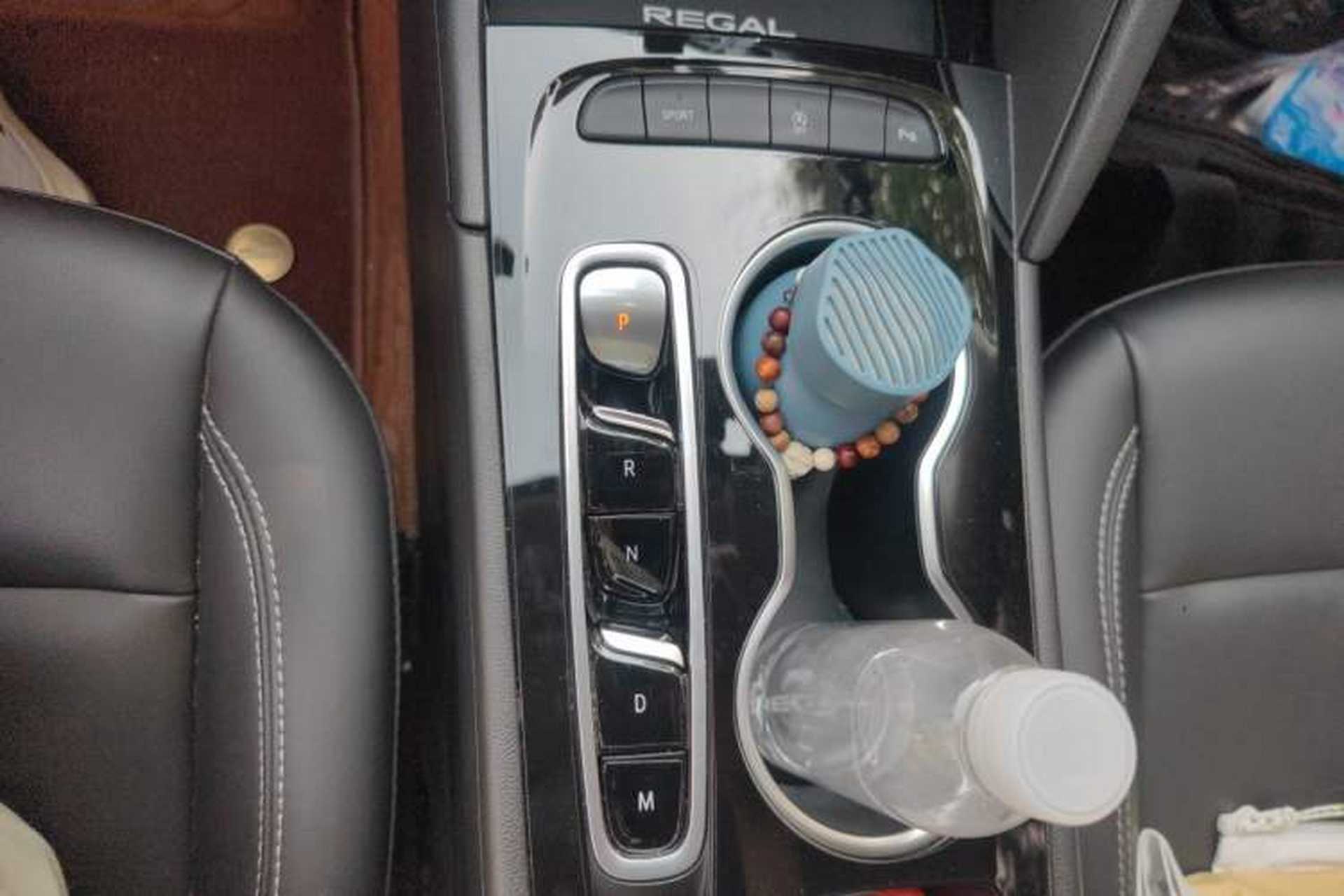 Used Buick Regal 2024 25T Deluxe Edition Gear Lever