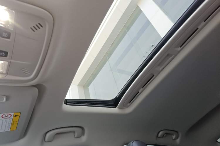 Used Buick Regal 2024 25T Deluxe Edition Headliner