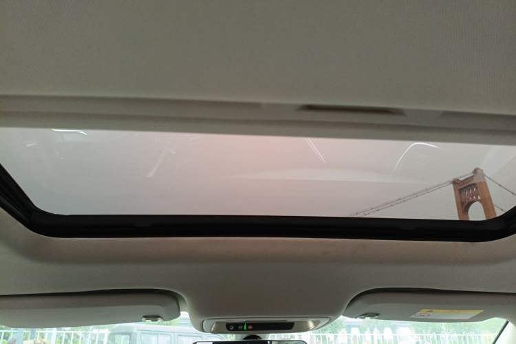Used Buick Regal 2024 25T Deluxe Edition Headliner