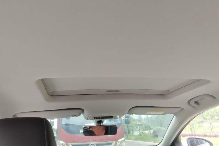 Used Buick Regal 2024 25T Deluxe Edition Headliner