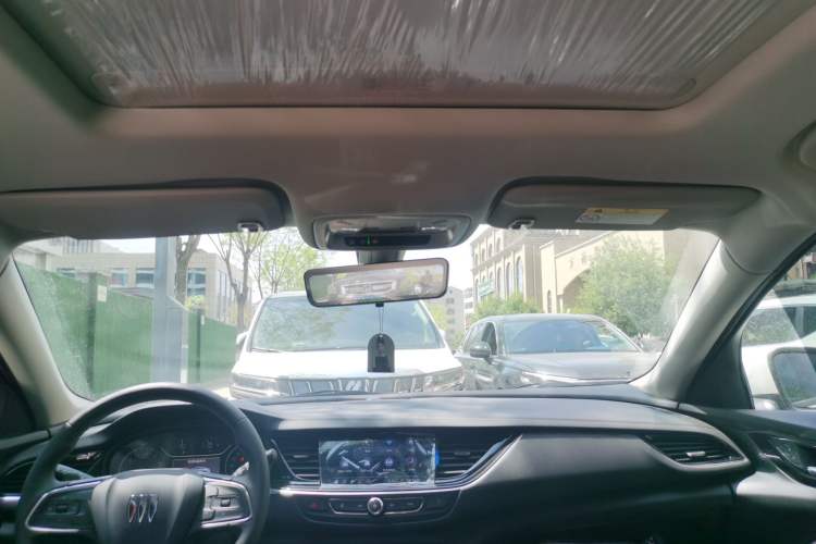 Used Buick Regal 2024 25T Deluxe Edition Headliner