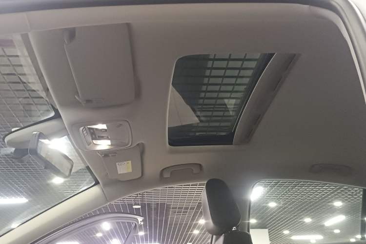 Used Buick Regal 2024 25T Deluxe Edition Headliner