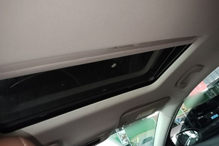 Used Buick Regal 2024 28T Luxury Edition Headliner